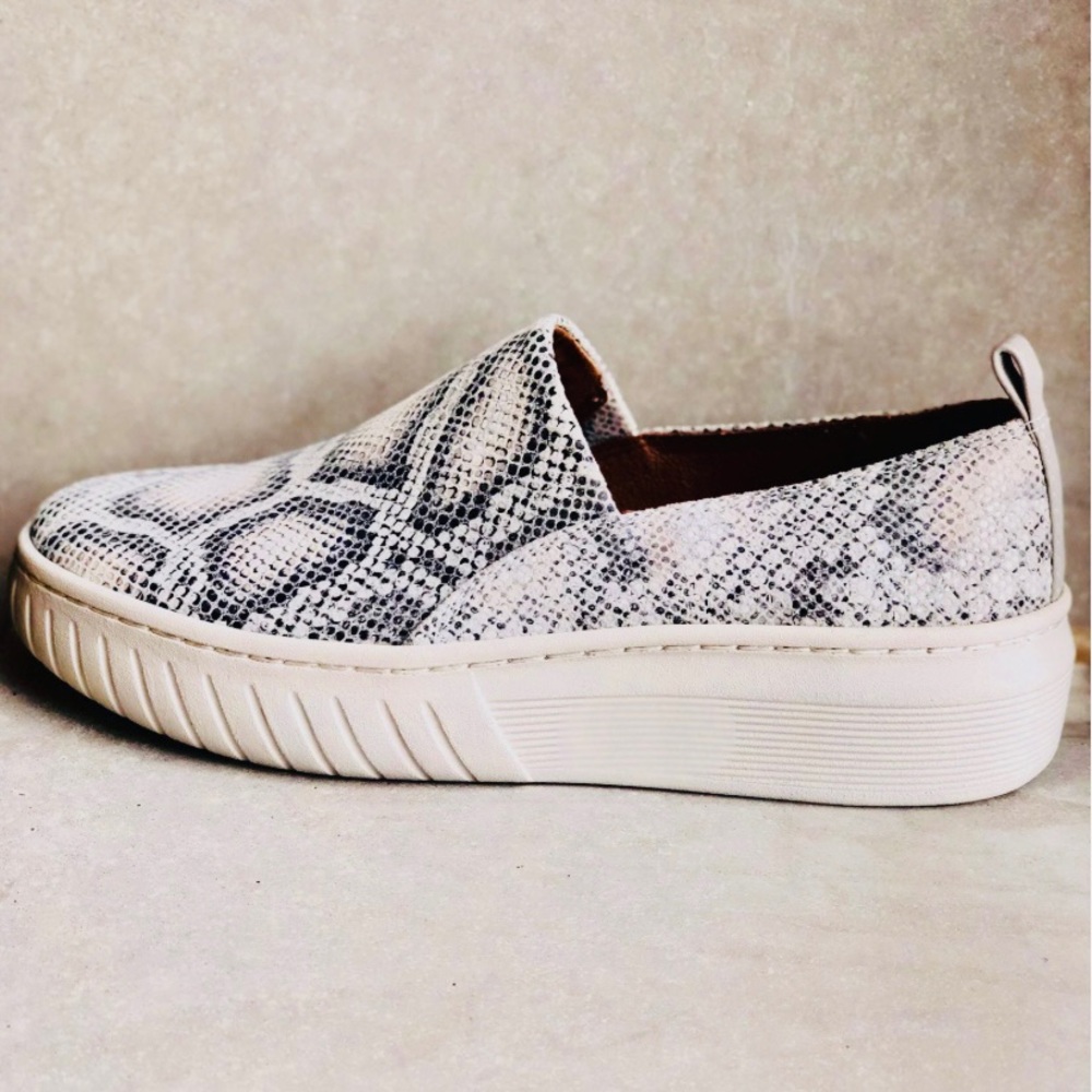 Sofft Potina Platform Leather Sneaker in Snake